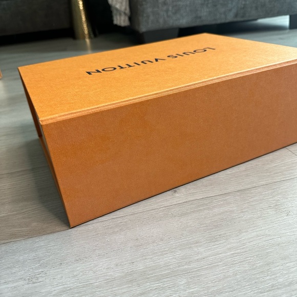 Louis Vuitton gift box - Picture 4 of 8